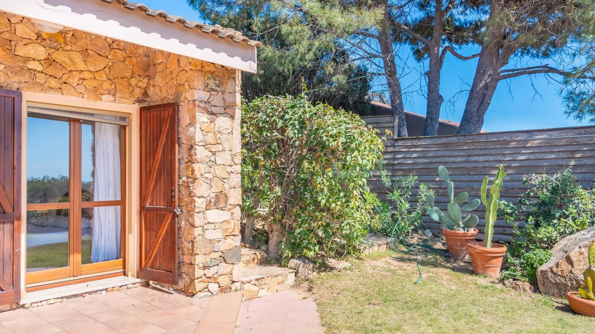 Villa La Casa Dell'Ingegnere, Chia A Piedi, Vista Mare à Domus De Maria 0*,