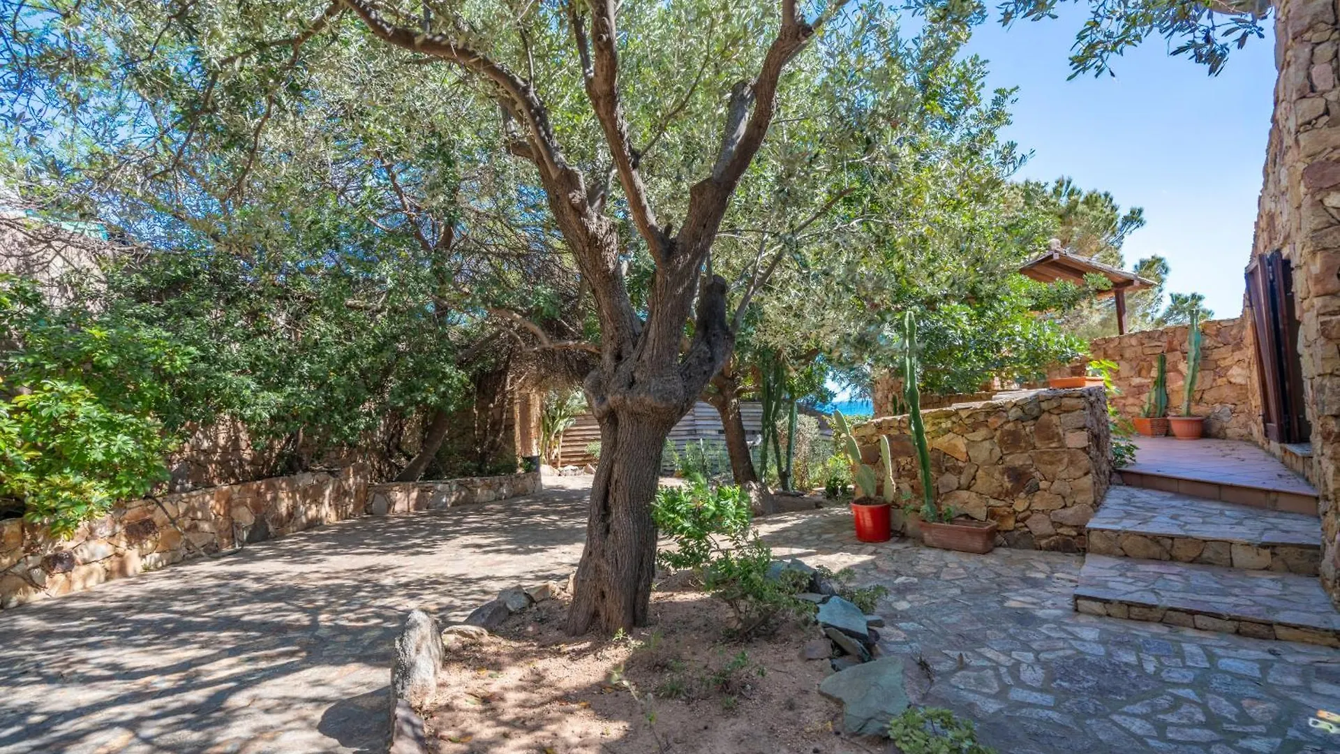 Villa La Casa Dell'Ingegnere, Chia A Piedi, Vista Mare à Domus De Maria 0*,  Italie